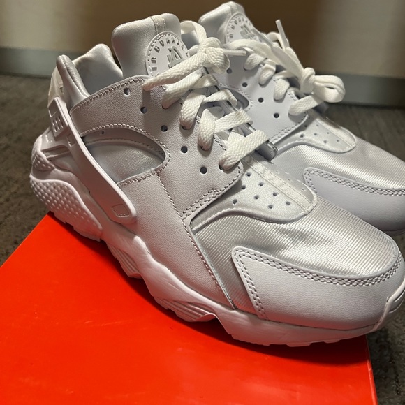 NWT Nike Hurache limited edition - Picture 8 of 8